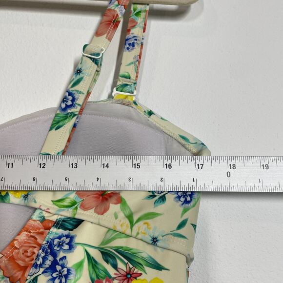 Torrid Swim One Piece Bathing Suit Size 1 1X Floral‎ Angel Wings Built in Bra - Picture 7 of 12